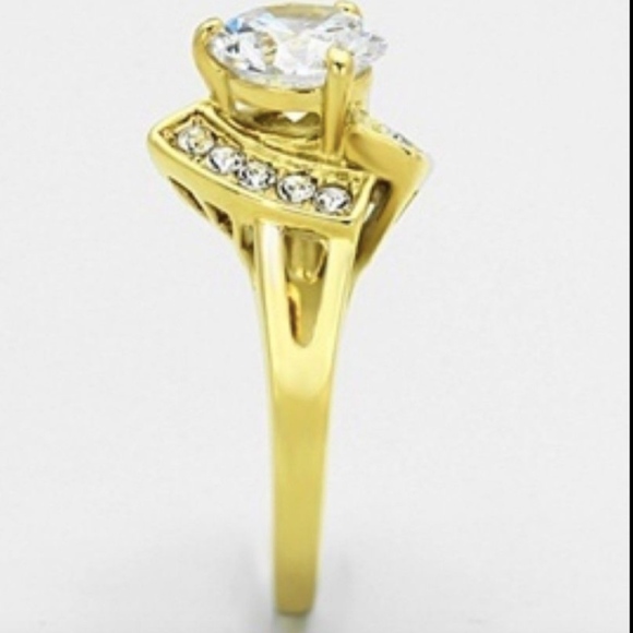 Gold Plated Cocktail Ring Cubic Zirconia  Size 9 - Picture 5 of 10